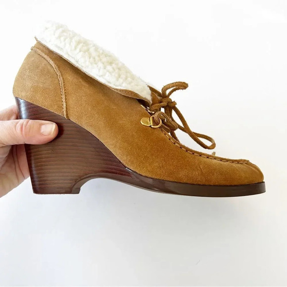 Michael Michael Kors Suede‎ Wedge Ankle Boot Size 8M Shearling Lined Glamping MK - Picture 2 of 8